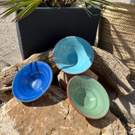 Flache Schüsseln - in vielen mediterranen Farben und Größen